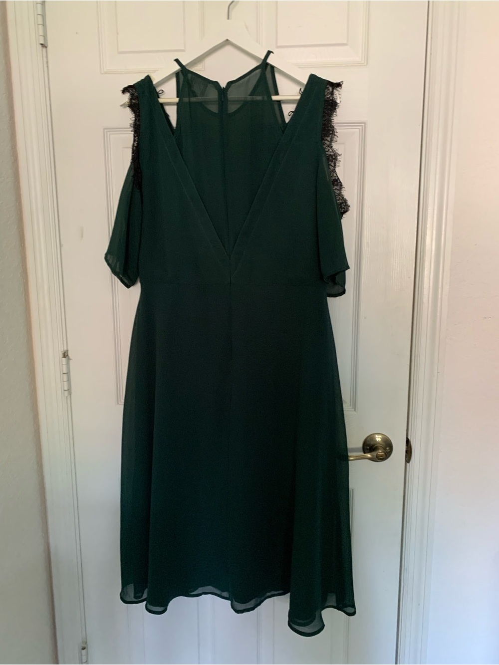 ASOS Emerald Green Cold-Shoulder Midi Dress with Lace Trim Size 12 - Picture 2 of 6